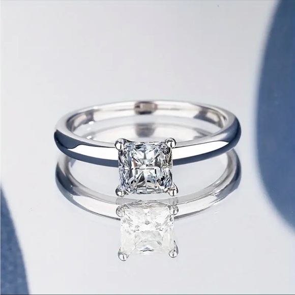 Jewelry - 925 Sterling Silver 1ct Moissanite Ring